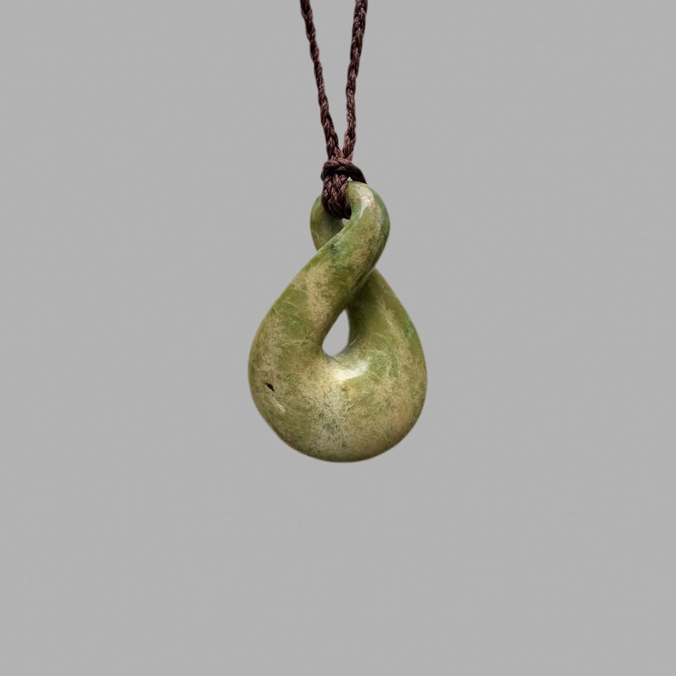 Te Wahi Pounamu Single Pikorua (Twist) 42mm