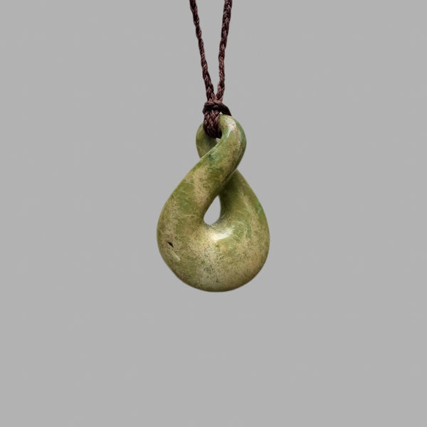 Te Wahi Pounamu Single Pikorua (Twist) 42mm
