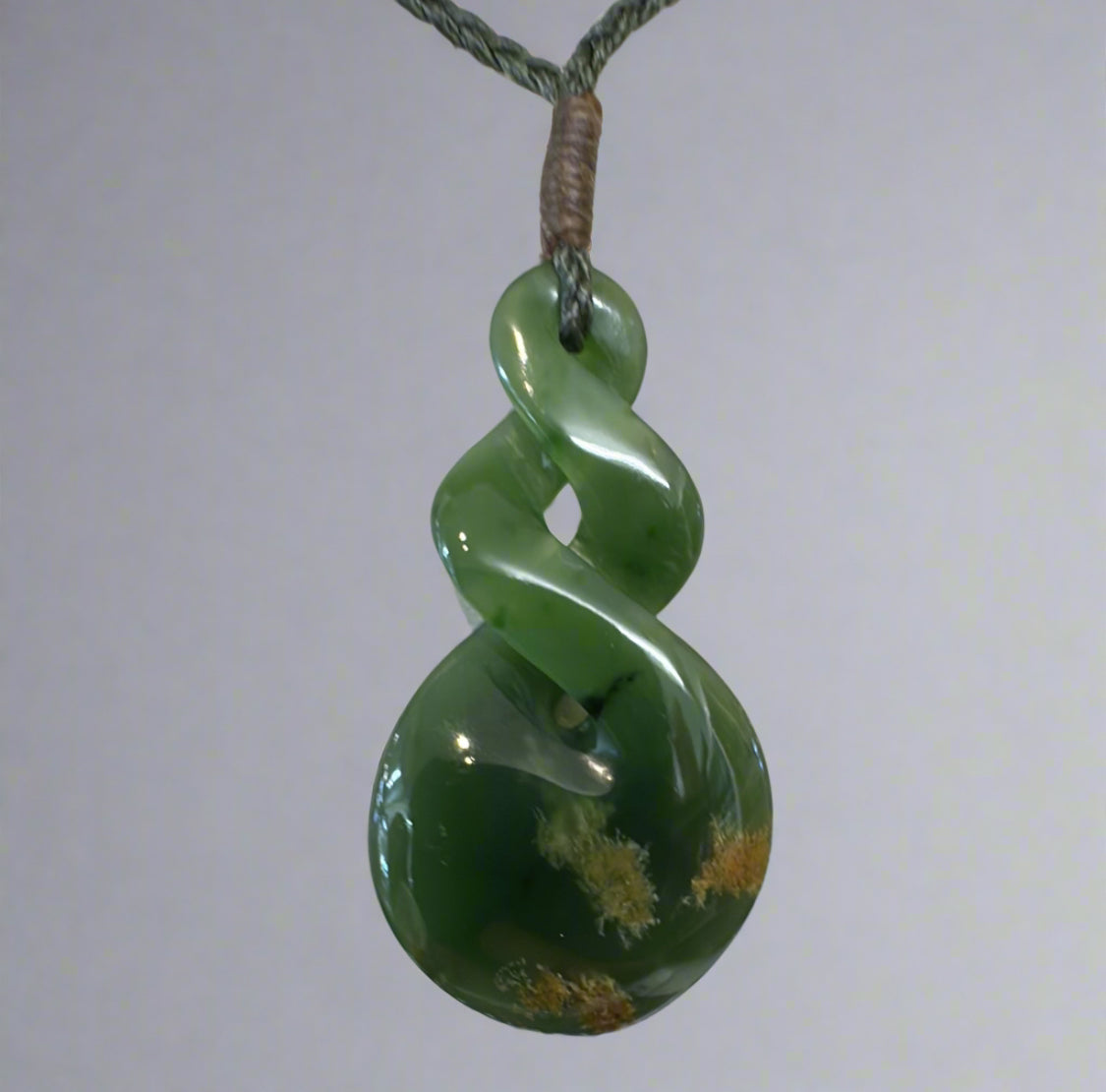 Te Wahi Pounamu Flower Jade Double Pikorua 52mm