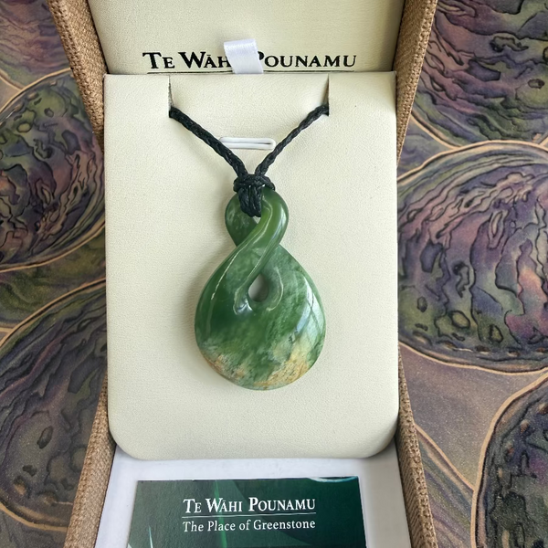 Stunning Te Wahi Pounamu Single Flat Pikorua (Twist)
