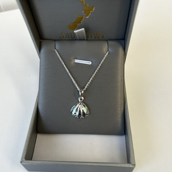 S/S & Paua Half Clam Shell Necklace