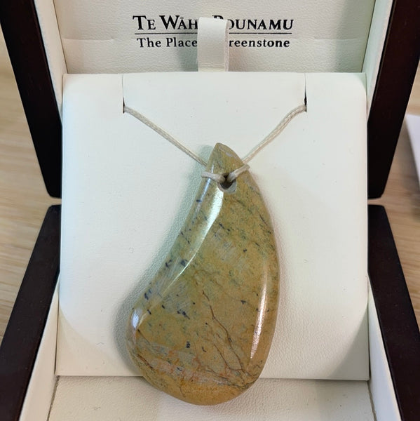 Te Wahi Pounamu - Freeform Drop